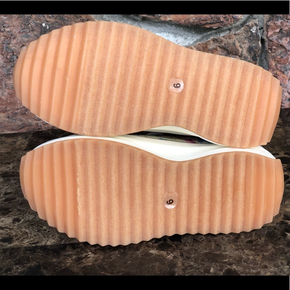 NEW Madden Girl Winnona Flatform High-Top Sneakers - Picture 8 of 10